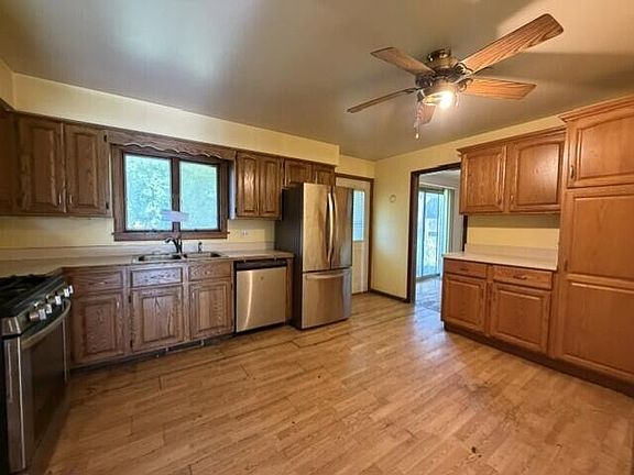 3rd image of 18518 Bock Rd