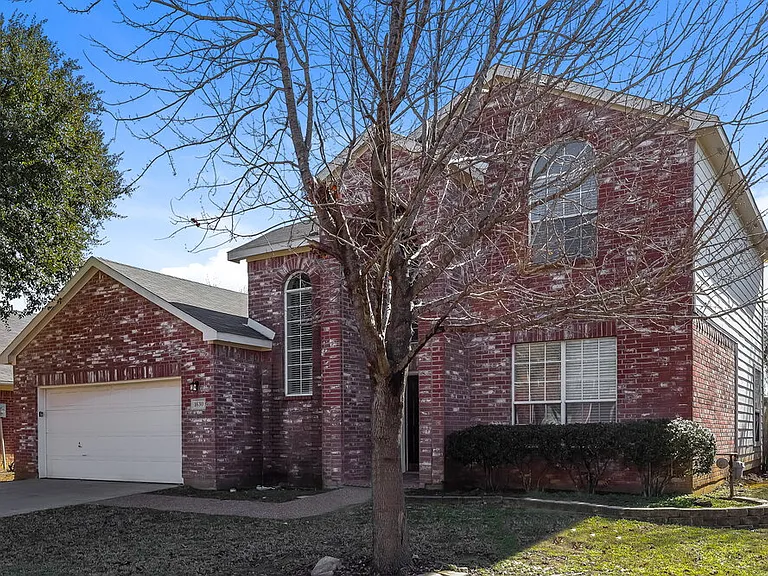 1630 Redwood Dr — Photo 4