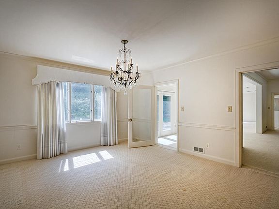 4th image of 2666 Cornwallis Ave SE