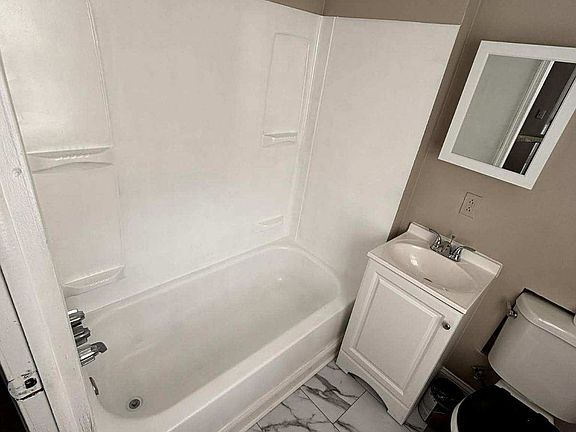 3rd image of 3100 Richmond St APT E