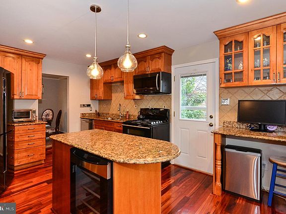 2nd image of 6108 Mulberry Ct