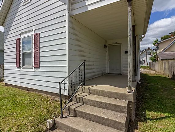 2nd image of 2808 W 10th St
