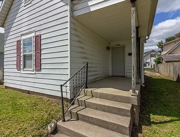 2808 W 10th St — Photo 2