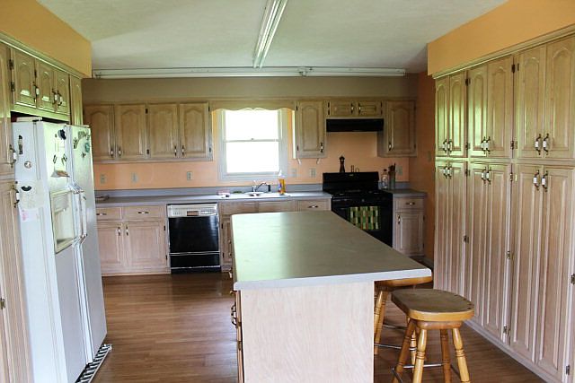 2nd image of 3569 Officers Chapel Rd