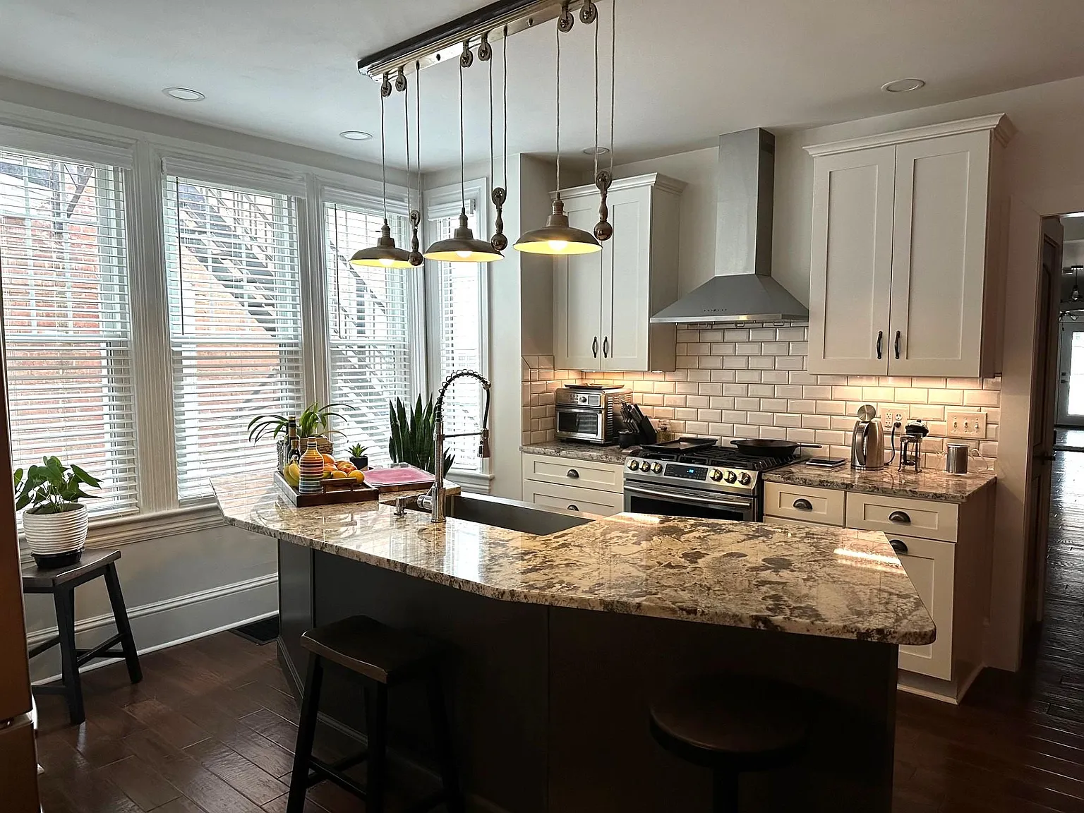 348 College Ave — Photo 1