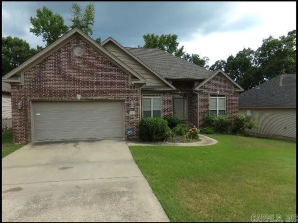 37 Woodridge Dr, Little Rock, AR 72204