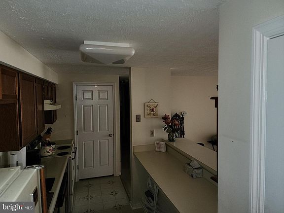 5th image of 36 Cranberry Ct