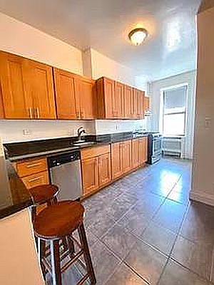 2nd image of 353 E 77th St APT 1