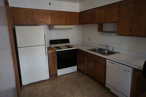 4th image of 1639 Oakwood Ave APT 202