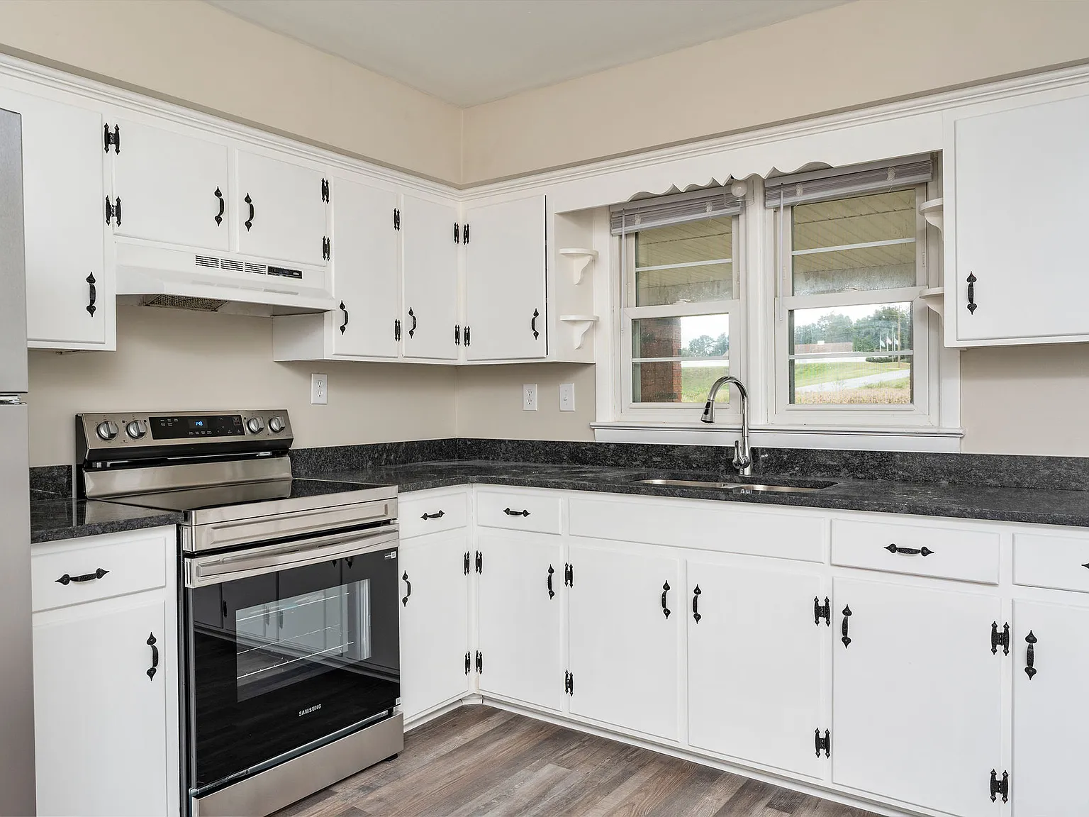 3 bed, 1150 sqft, $1,725 — Photo 4
