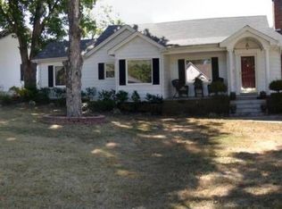 121 E Frazier St, Camden, TN 38320
