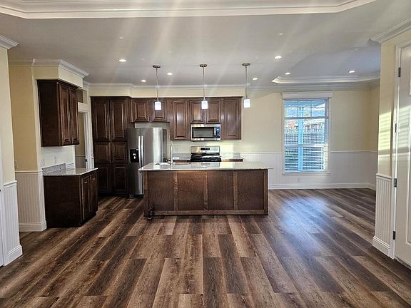5th image of 275 Burnett Ave Spc 102
