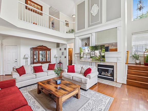 4th image of 4843 Montega Dr