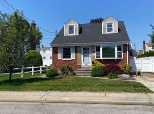 187 N 3rd St, Bethpage, NY 11714