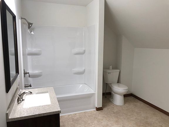 4th image of 1003 Superior Ave