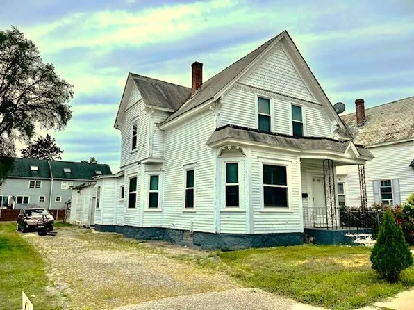 116 Midland St, Lowell, MA 01851
