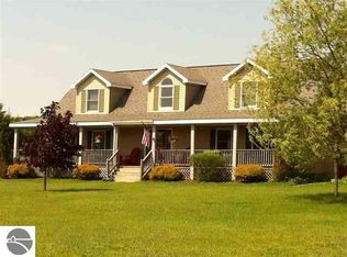 8645 N 9th Rd, Mesick, MI 49668