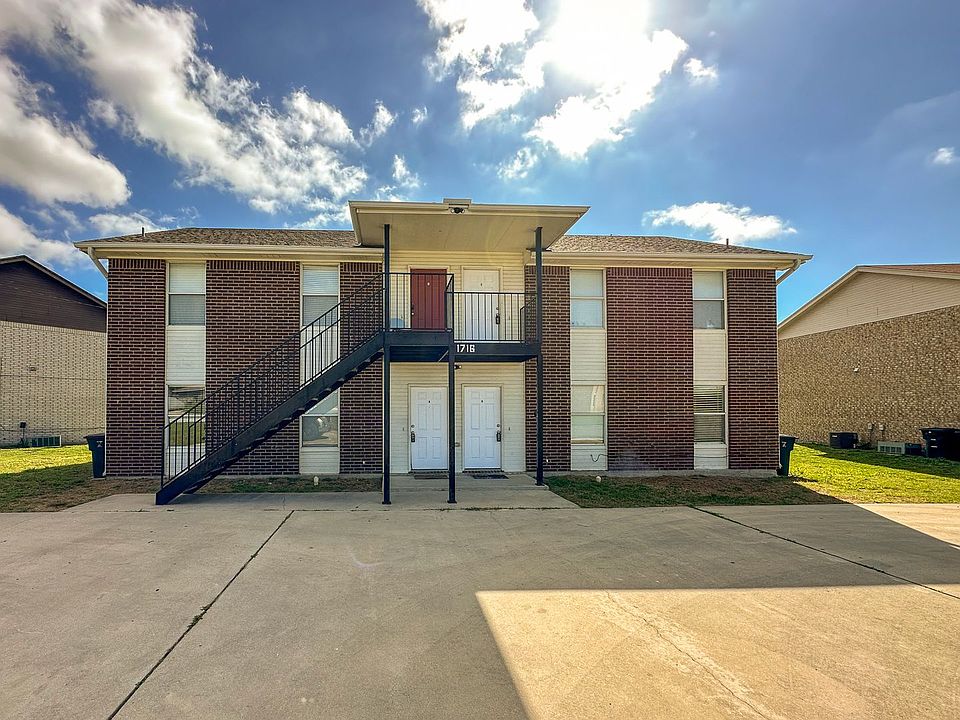 1st image of 1716 Benttree Dr APT D
