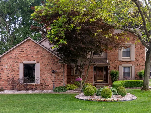 53367 Marian Dr, Shelby Township, MI 48315