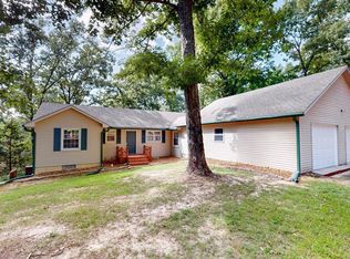 211 Wooded Acres Ln, Murray, KY 42071