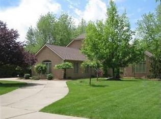 10648 Devonshire Dr, North Royalton, OH 44133