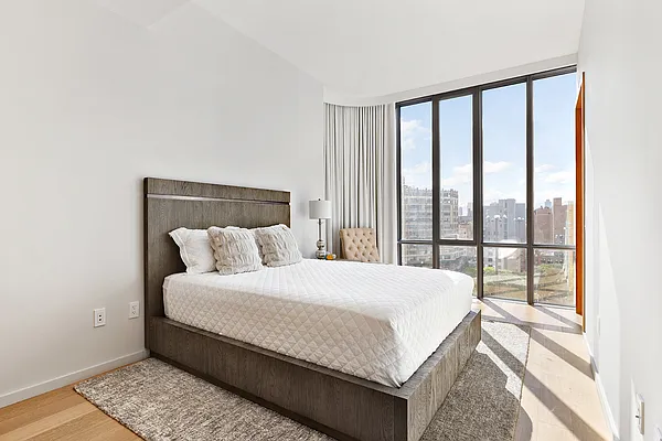Rented by Luxus Manhattan Realty | media 23
