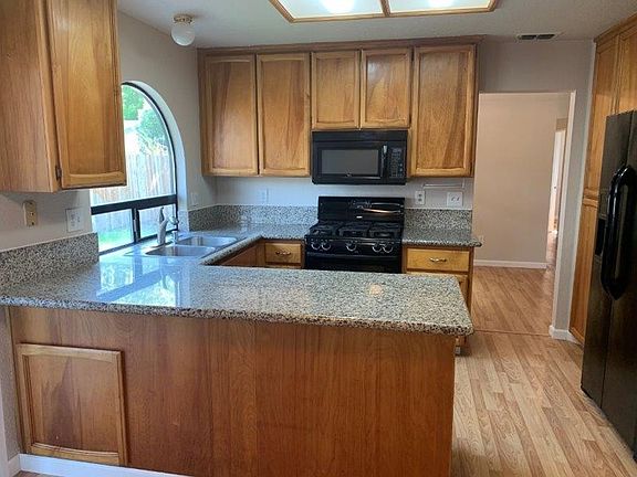 3rd image of 8228 Bluehaven Ct
