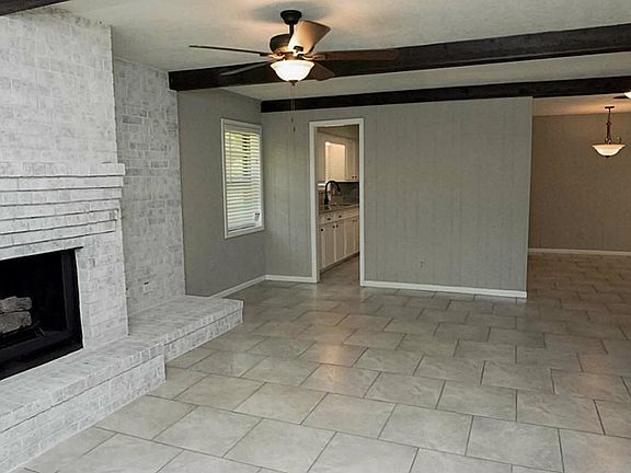 5th image of 2010 Sheridan Dr
