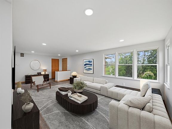 5th image of 3119 Ridge Ave
