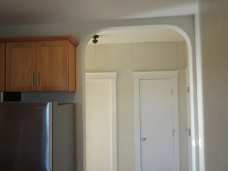 Claremont Towers Apartments — Photo 16