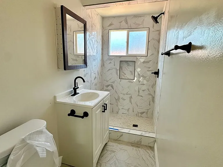 818 Cedar St — Photo 4