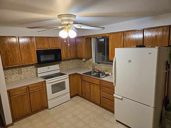3rd image of 8338 Charles Way