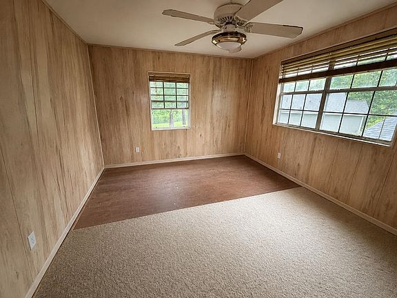 5th image of 3320 Roslyn Ct