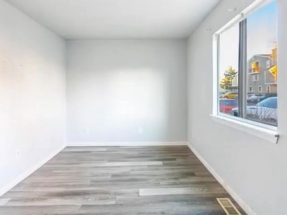 3rd image of 919 S Dawson Way