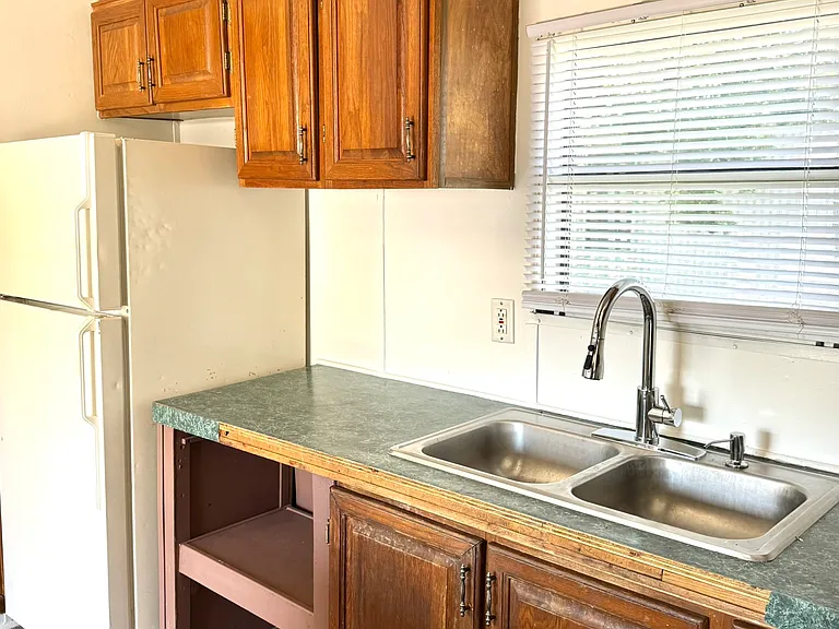 521 E Veterans Memorial Blvd #327 — Photo 4