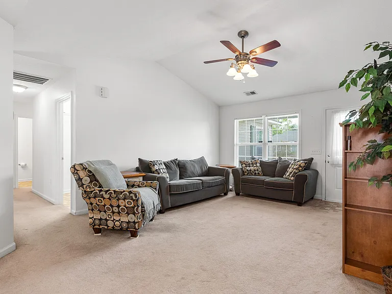 4697 Cockatoo Dr — Photo 8