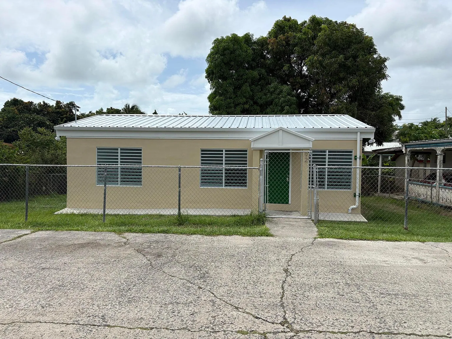 3 bed, $1,800 — Photo 1