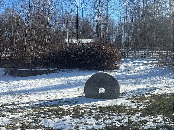 3rd image of 388 Southside Dr