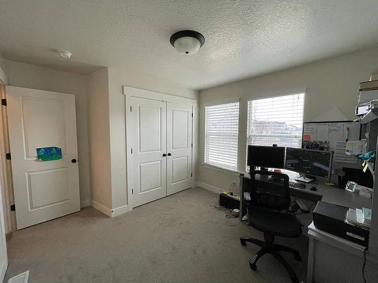 554 E Old Mill Dr — Photo 10