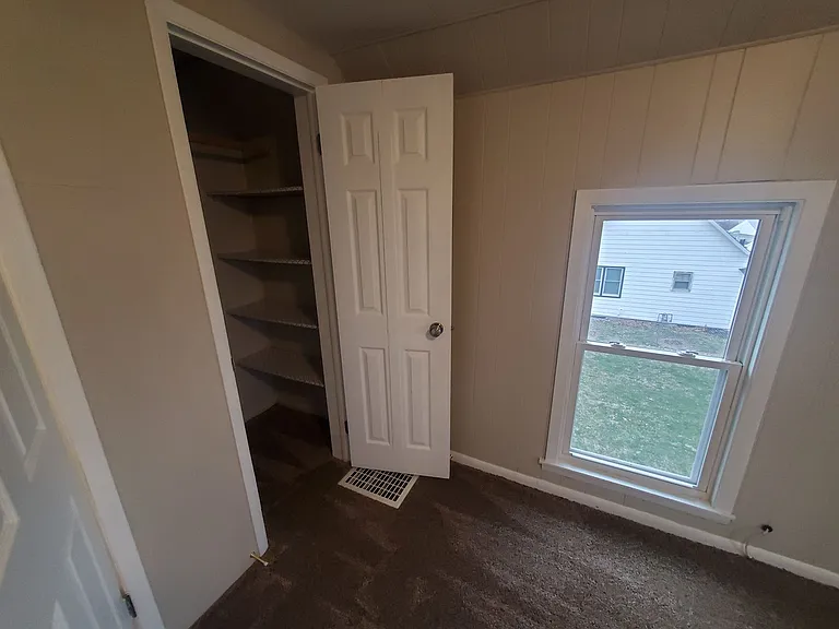 240 E Dunham Ave — Photo 21