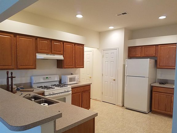 4th image of 2531 Wanstead Ct