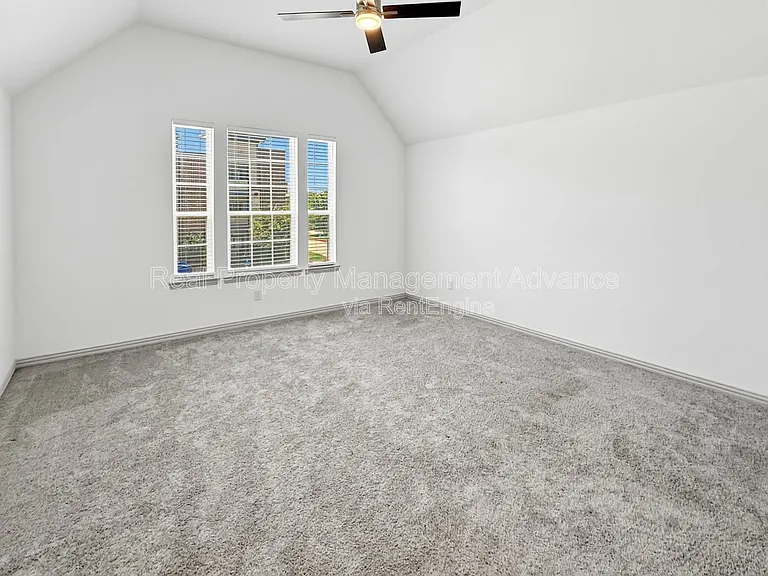 6064 Silverado Trl — Photo 12