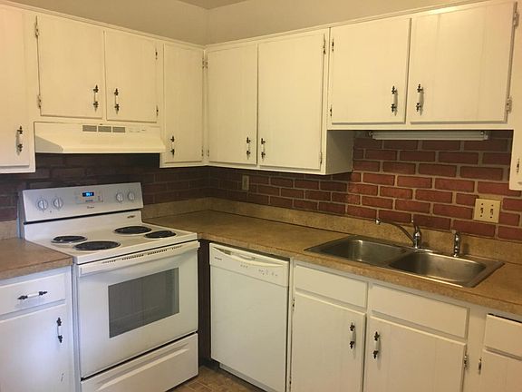 3rd image of 409 Hustings Ln Unit F