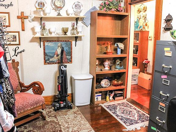 29th image of this home