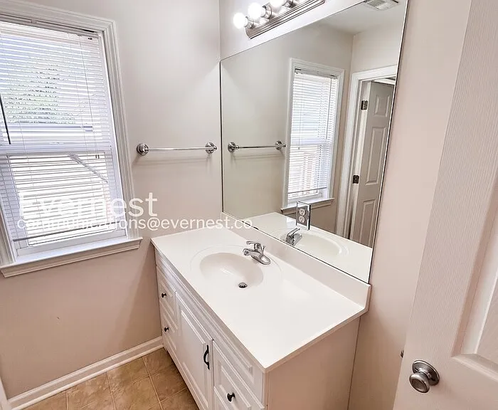 701 Vineland Ct — Photo 12