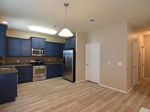 5th image of 5865 Stanford Dr