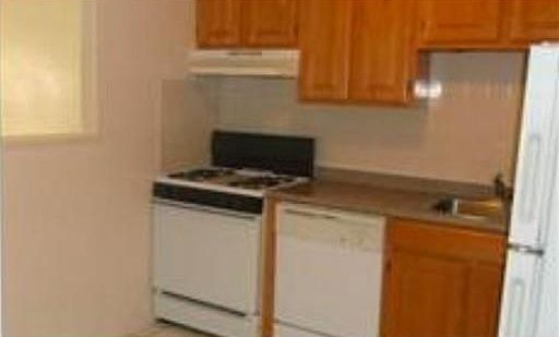 2nd image of 201 Commercial St APT 32