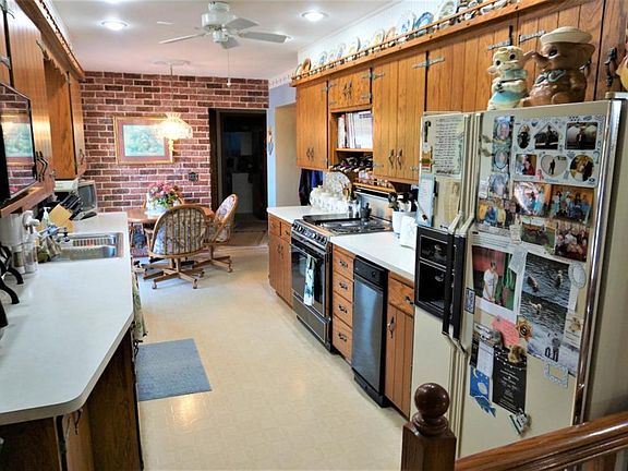 5th image of 308 E Winter Ave