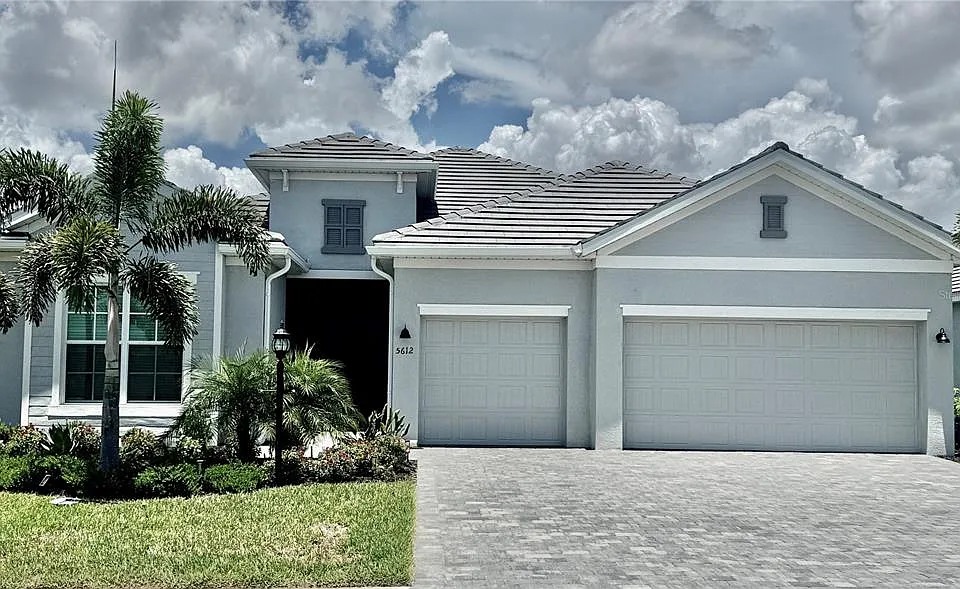 5612 Lightning Whelk Ln