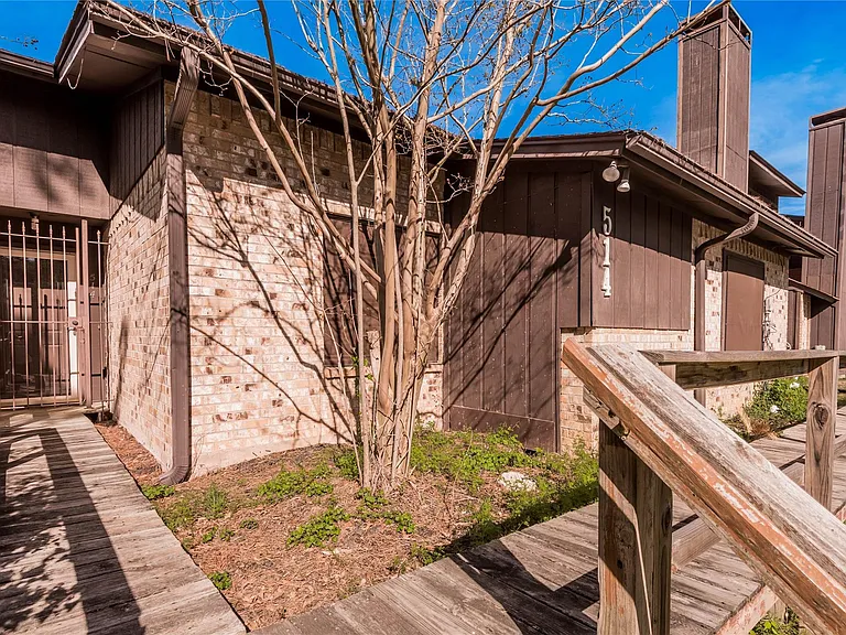 514 Hickory St — Photo 3